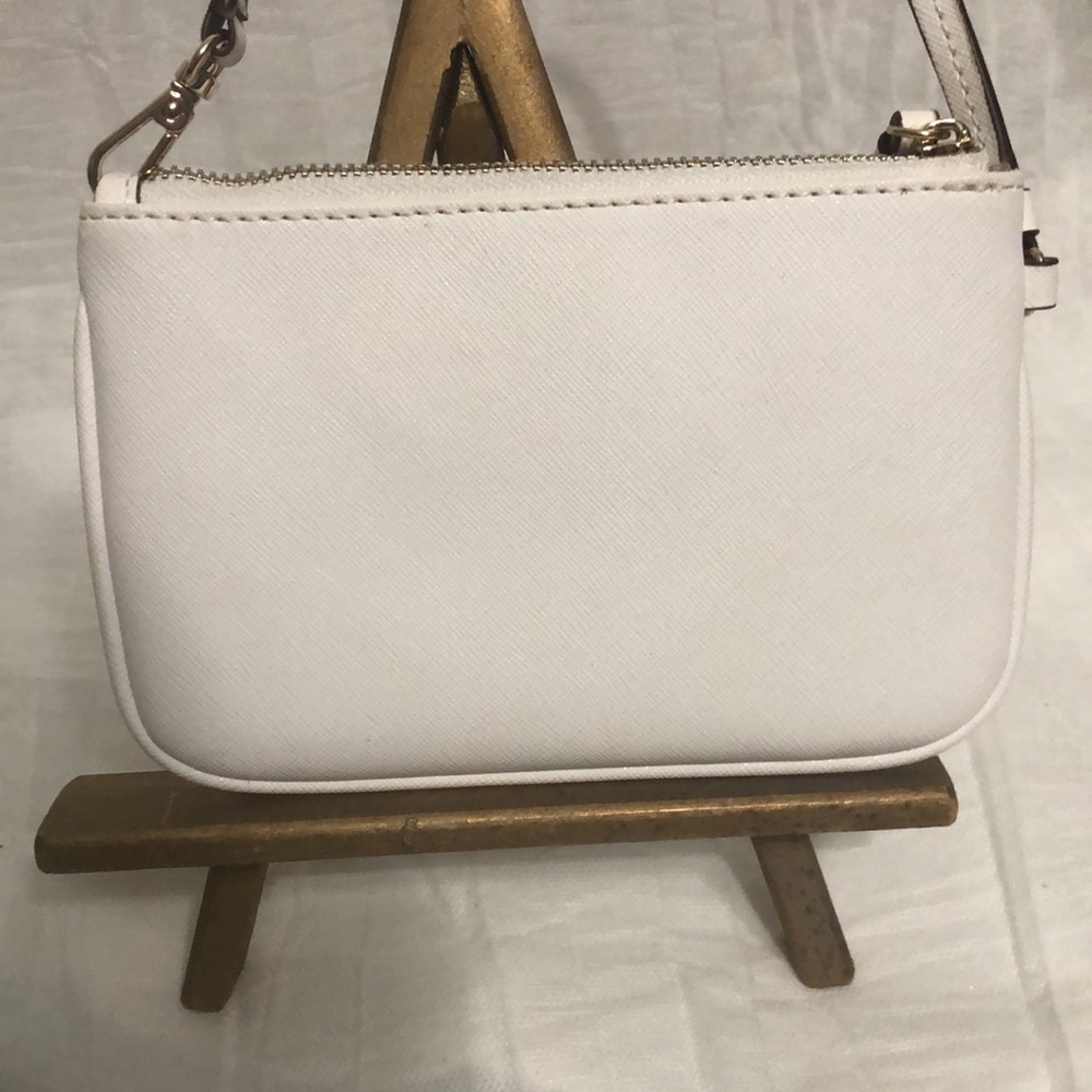 DKNY Leather Convertible Wristlet - White NWOT Retail $45 - Picture 3 of 6
